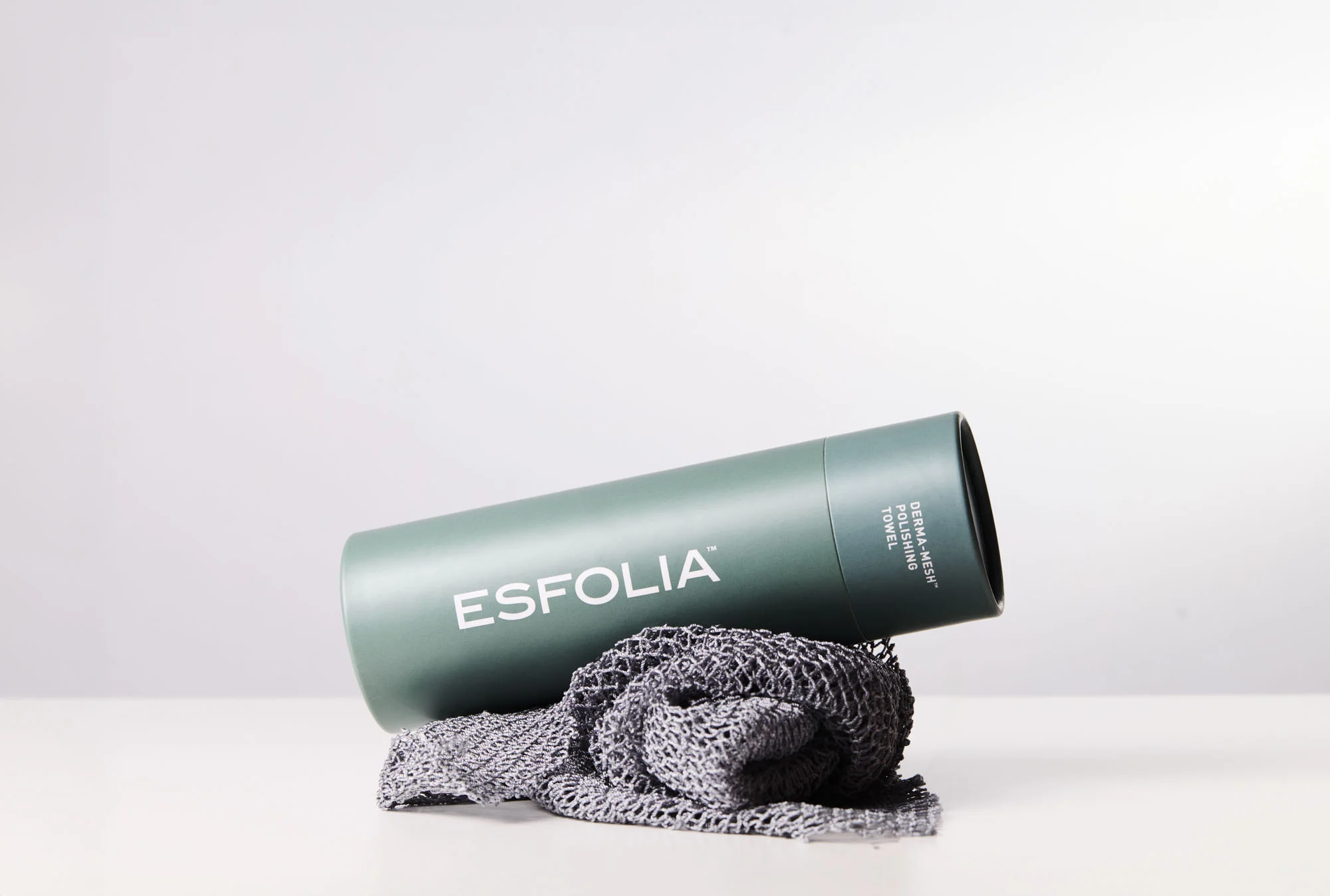 esfolia grigio tube laid on top of mesh